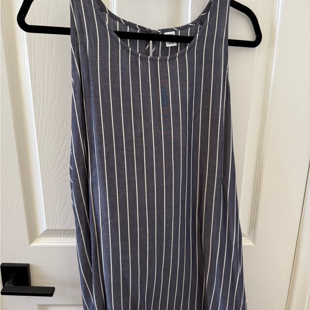 Old Navy Gray and White Striped Top